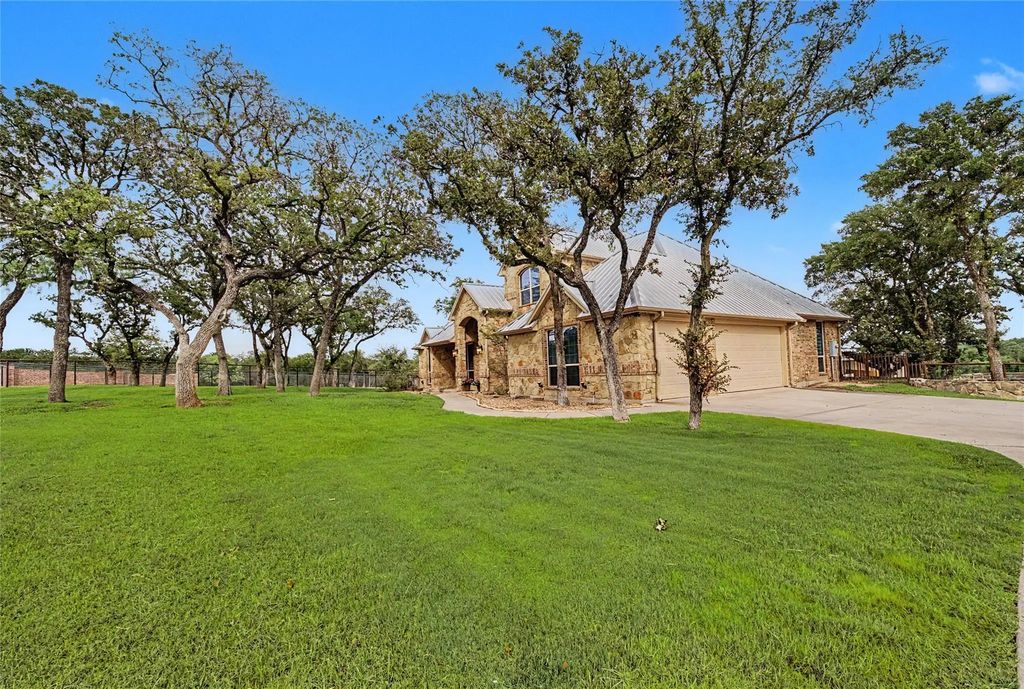 137 Silver Saddle Circle, Weatherford