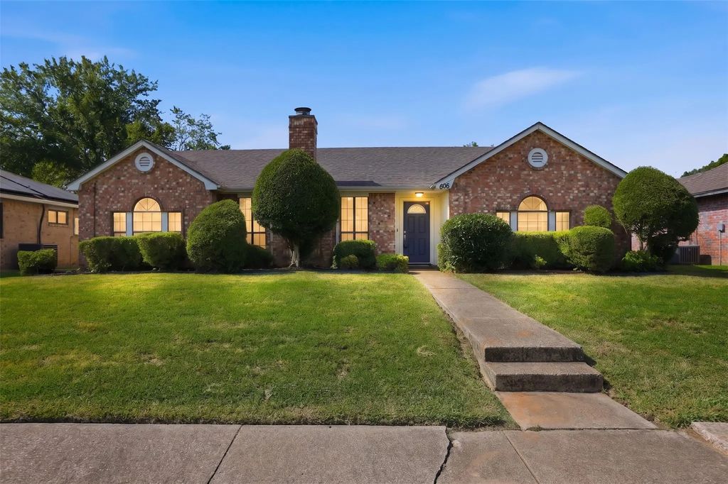 606 Rosedown Lane, Mesquite