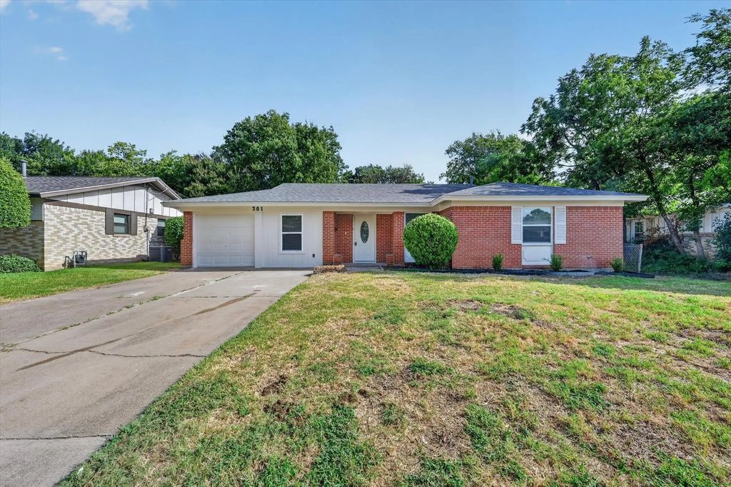 301 E Fuller Drive, Euless
