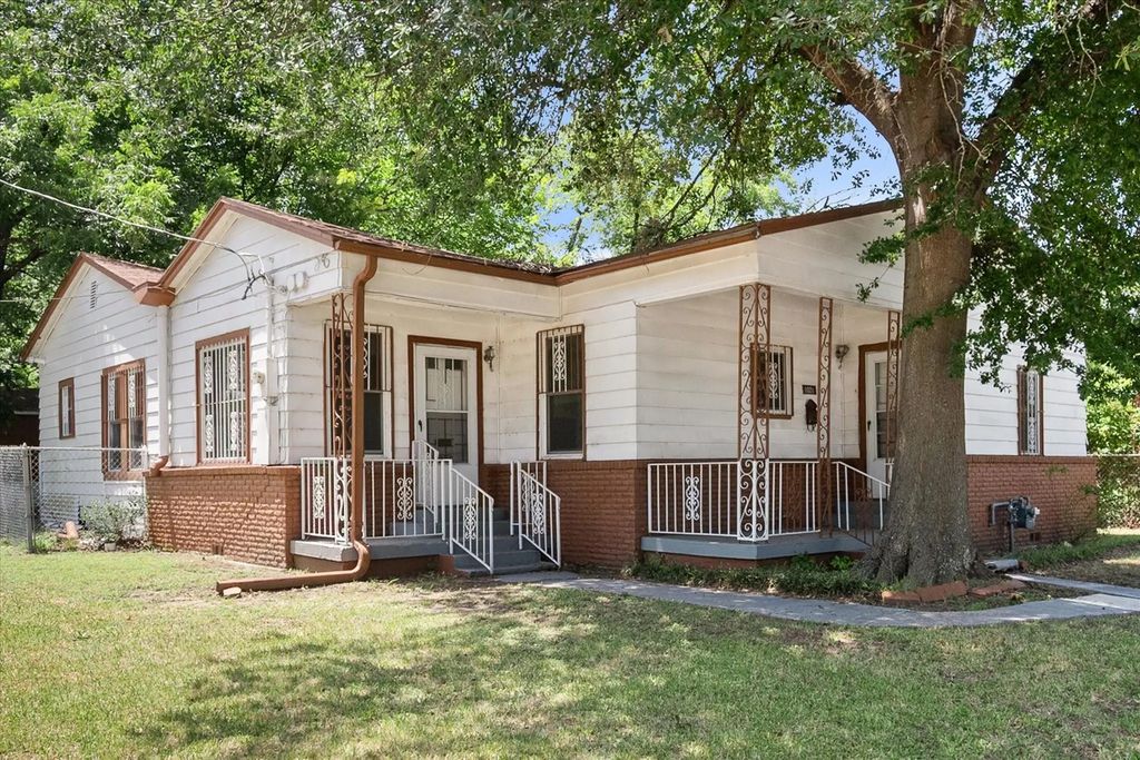 1021 Martin Luther King Jr Boulevard, Corsicana