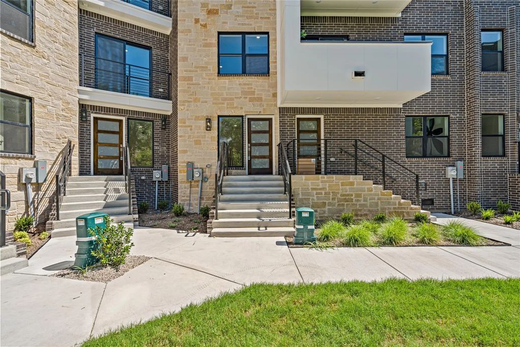 2729 Azalea Park Circle, Fort Worth