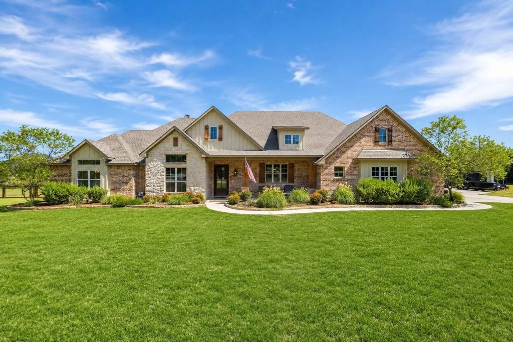 2782 Rock Hill Road, Aubrey
