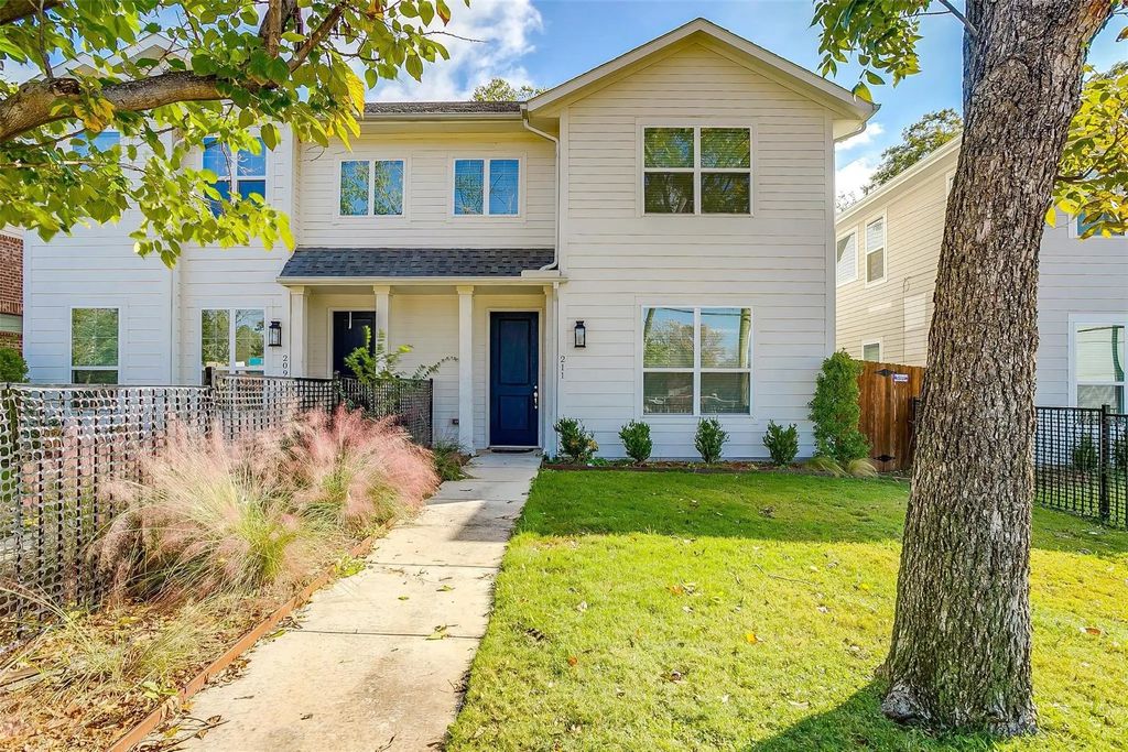 211 Athenia Drive, Fort Worth
