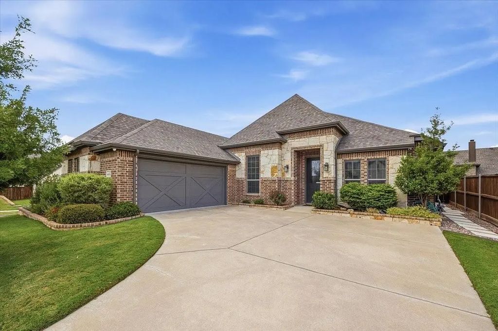 6028 Trail Driver Court, Fort Worth