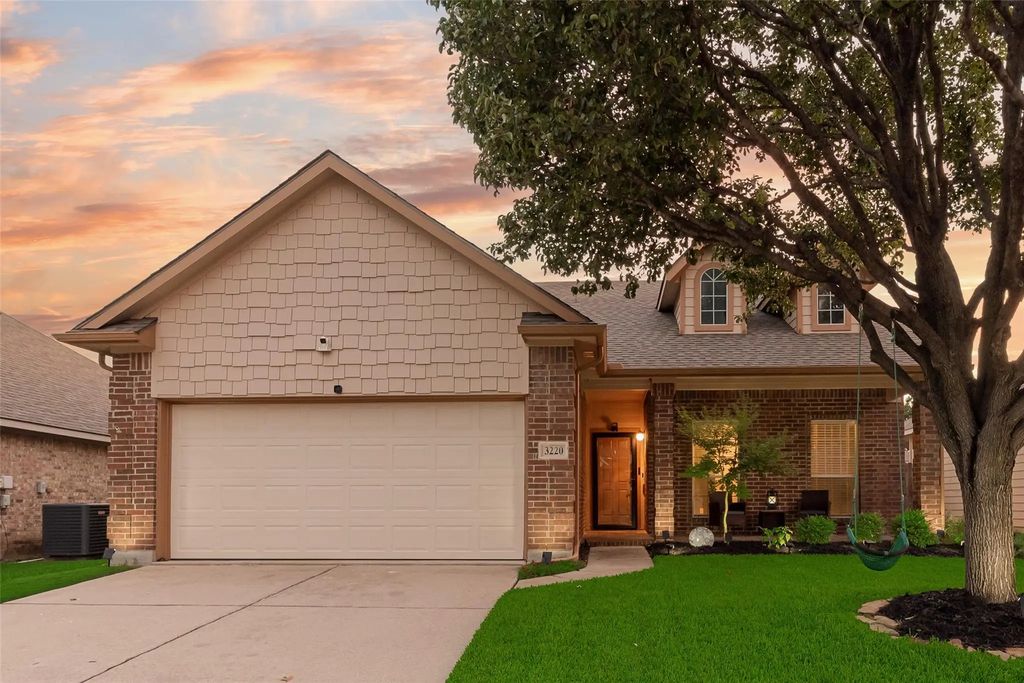 3220 Florian Lane, Fort Worth