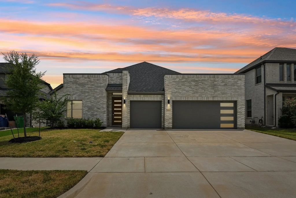 452 Leopold Trail, Waxahachie