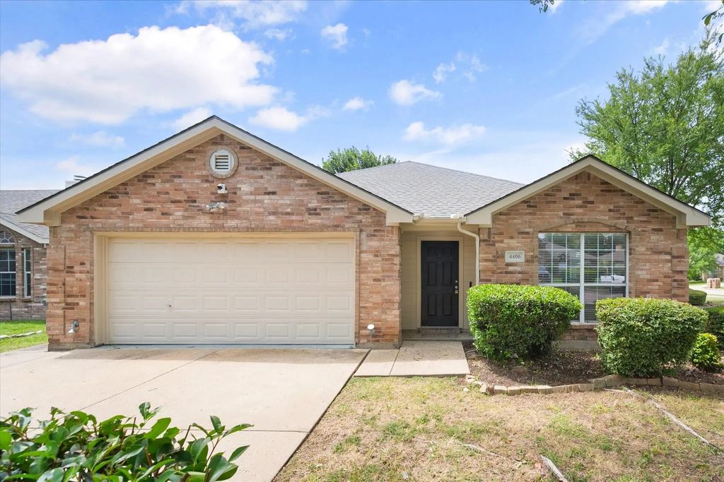 4406 Fox Meadows Lane, Mansfield