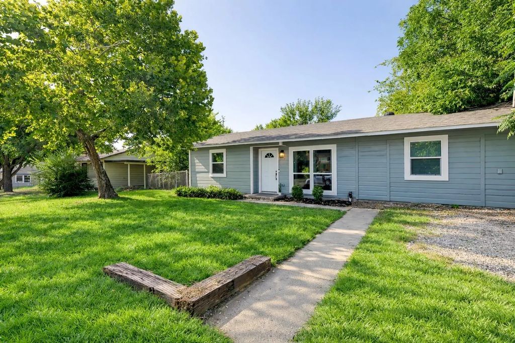 1608 Wayne Street, Denton