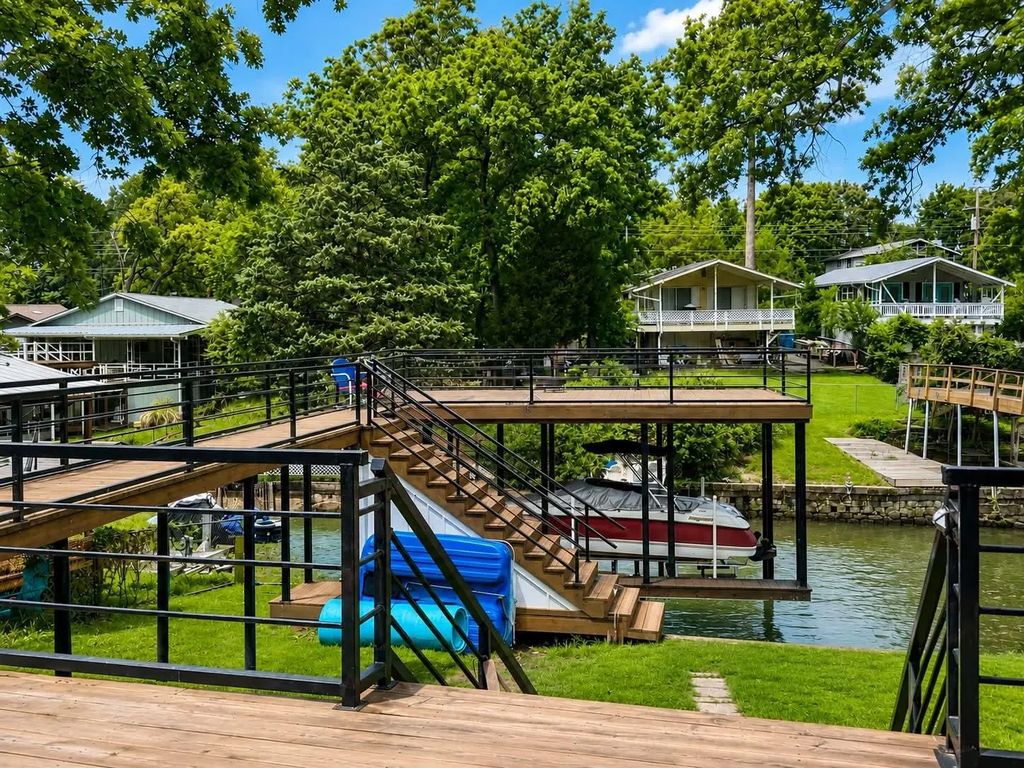 154 Harbor Drive, Gun Barrel City