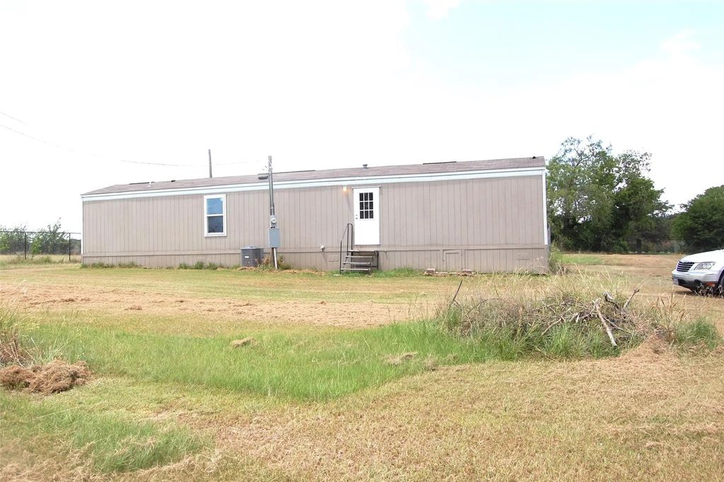 5450 County Road 237a, Terrell