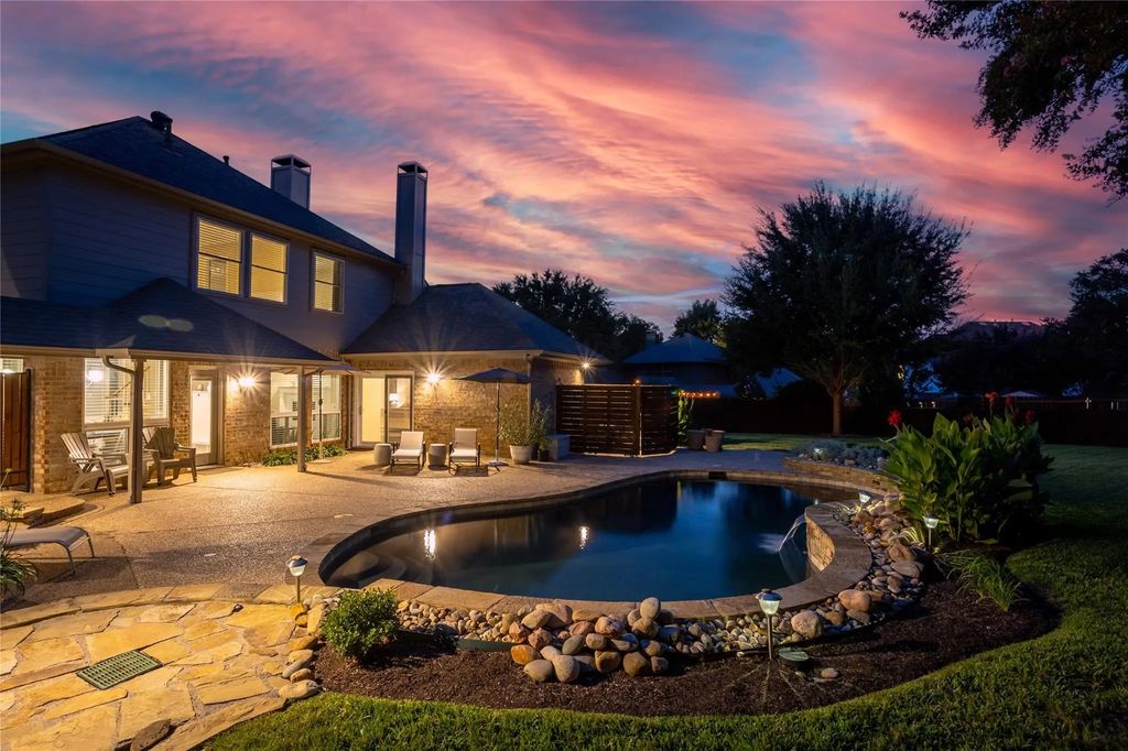 8809 Hedge Row Court, North Richland Hills