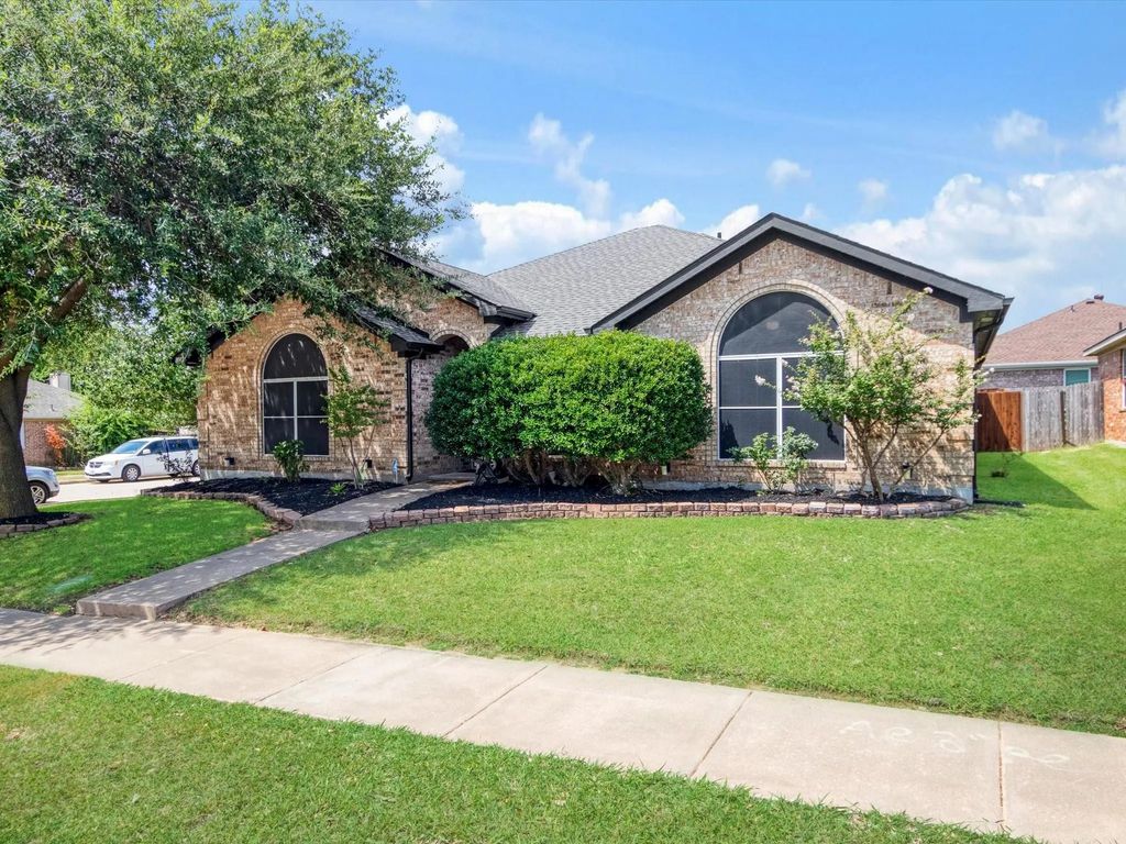 8002 Blue Duck Trail, Arlington