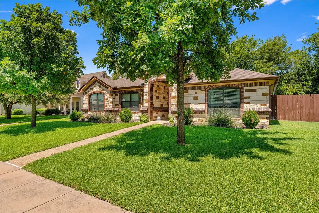 820 Springdale Circle, Lorena
