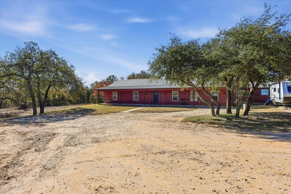8980 Cr 156, Bluff Dale