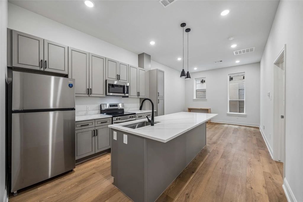 2010 Commerce Street B204, Dallas