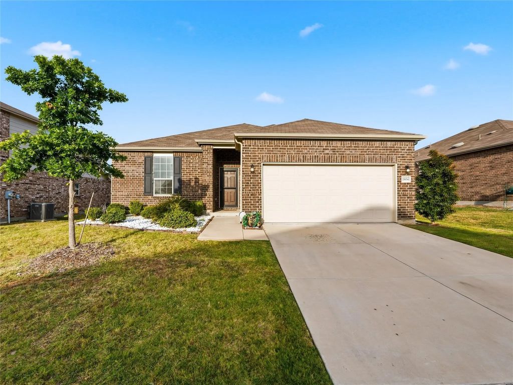 2804 Brisco Way, Aubrey