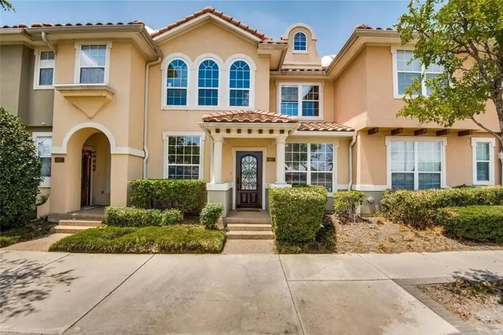 6927 Verde, Irving