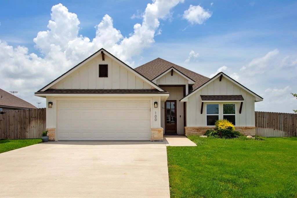 100 Turnrow Cove, Snook