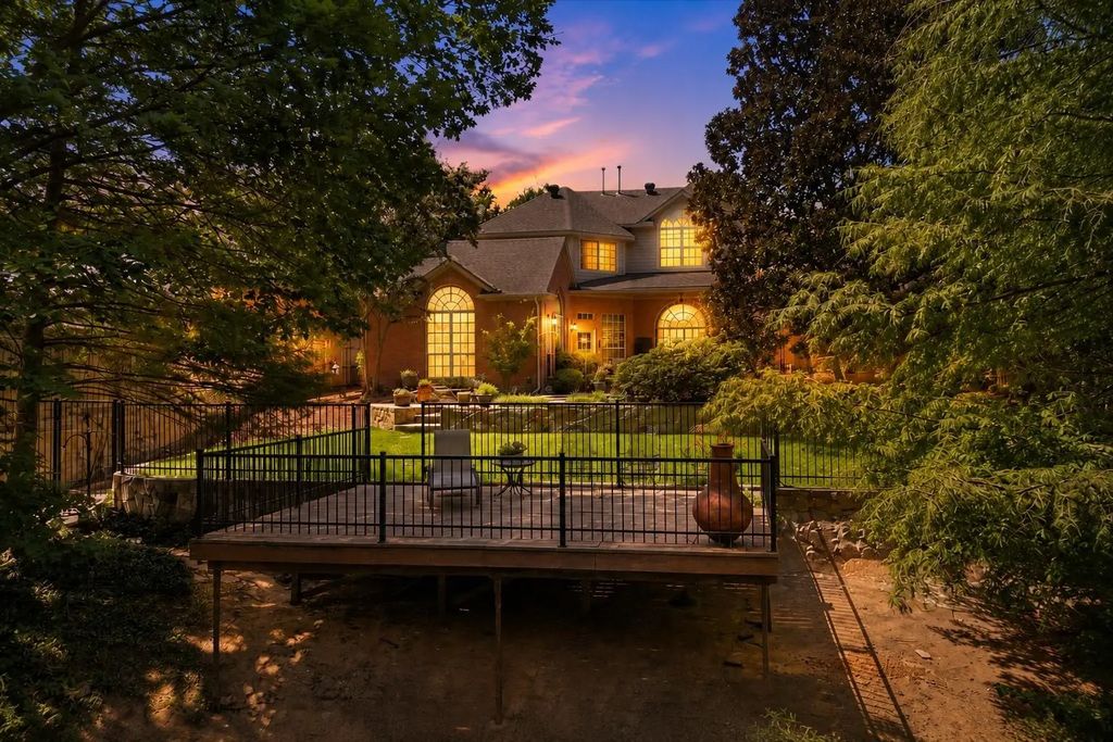 940 Creek Crossing, Coppell