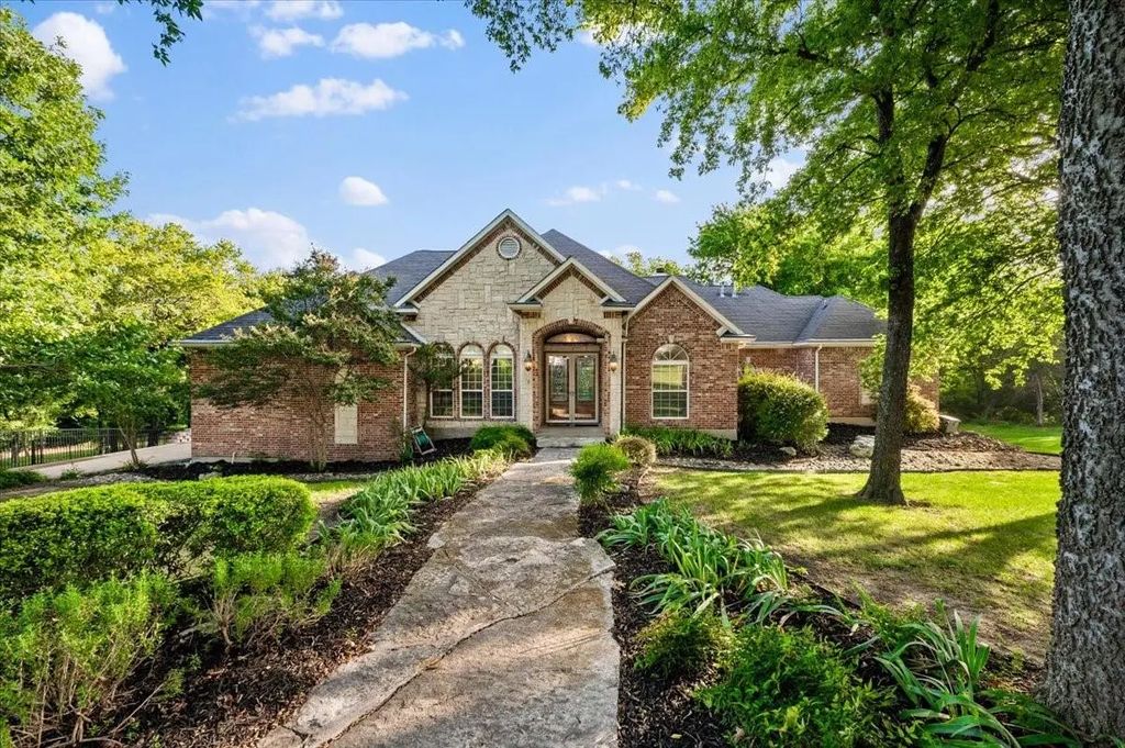 2643 Creekwood Drive, Cedar Hill