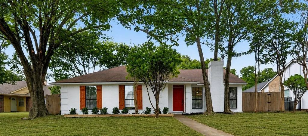 489 Weaver Street, Cedar Hill
