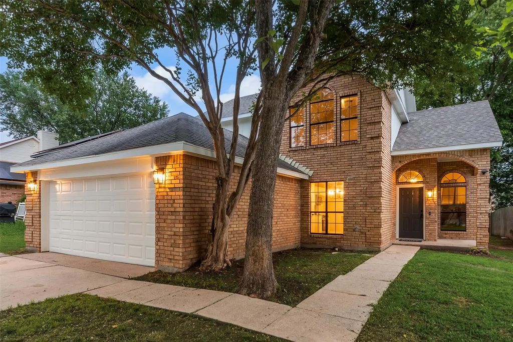 4672 Birchbend Lane, Fort Worth