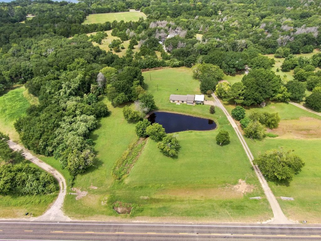 1255 Fm 667, Purdon