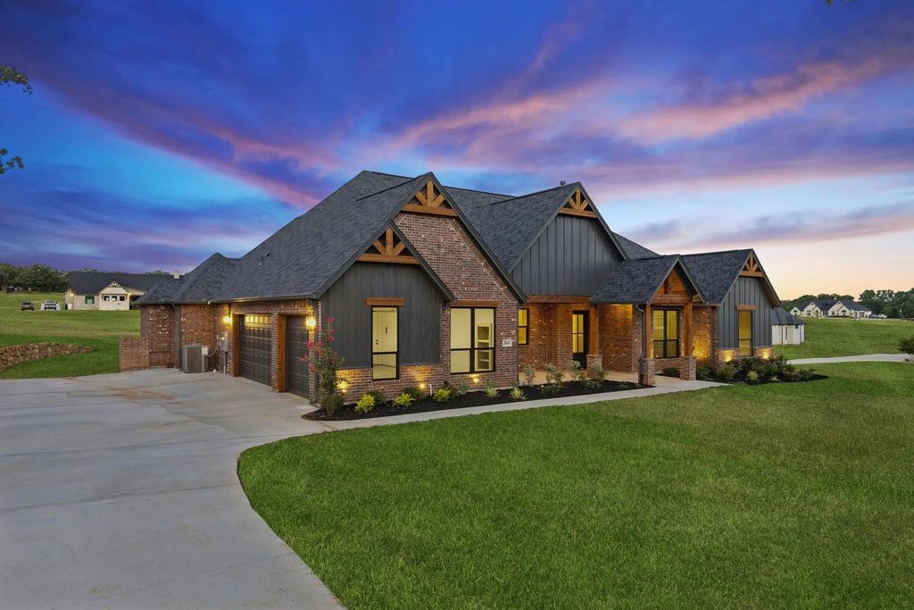 2043 Vaquero Drive, Weatherford