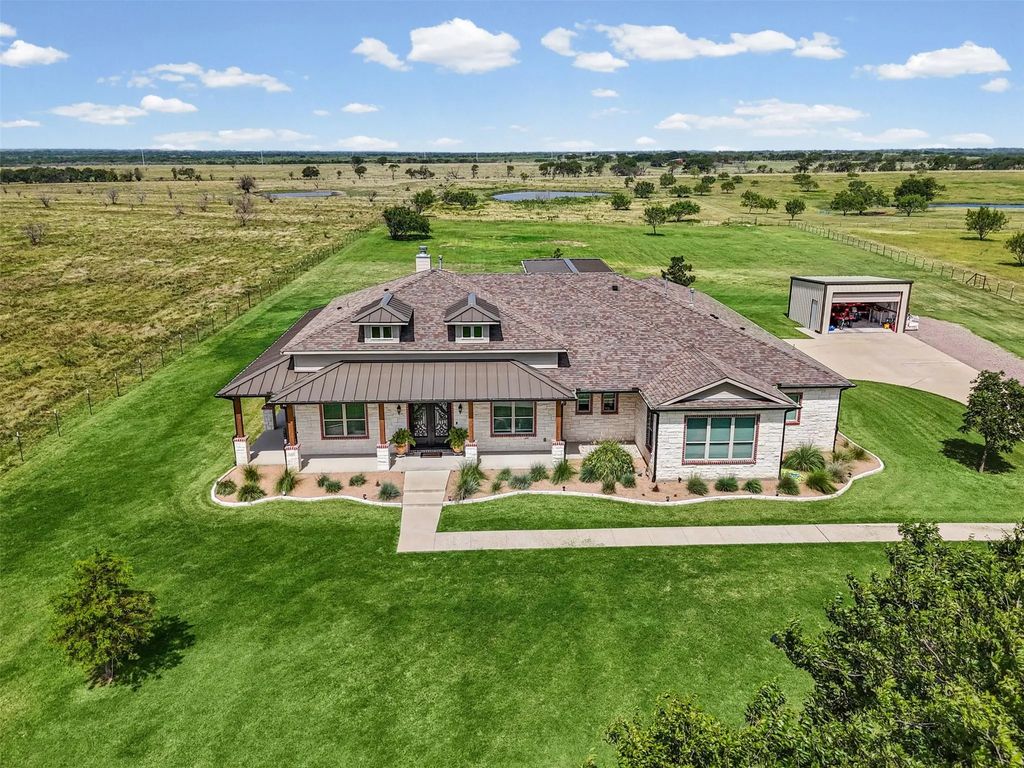 511 Alsdorf Road, Ennis