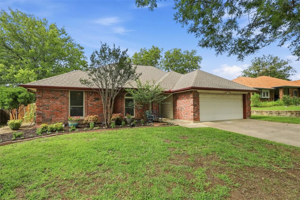 6713 N Park Drive, North Richland Hills