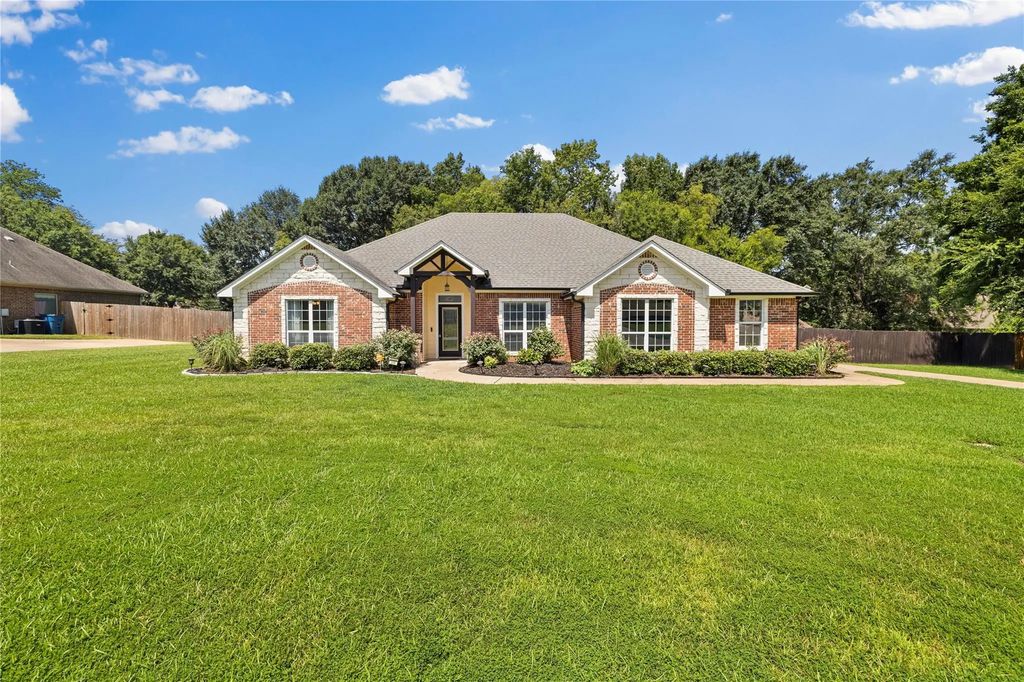 209 Morningstar Drive, Longview