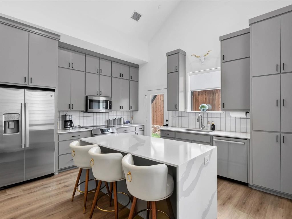 1313 Tillery Court, Grapevine