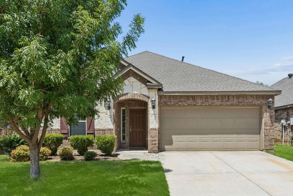 1916 Megan Creek Drive, Little Elm