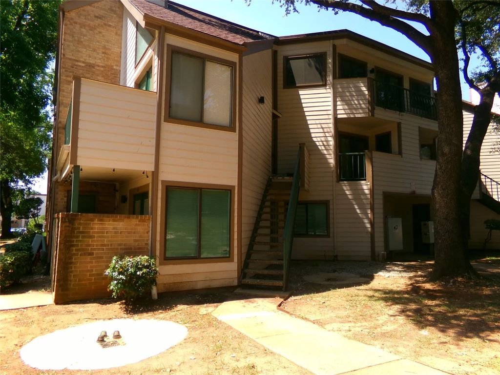 2311 Basil Drive C304, Arlington