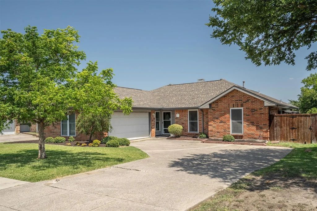 1719 Brighton Drive, Carrollton