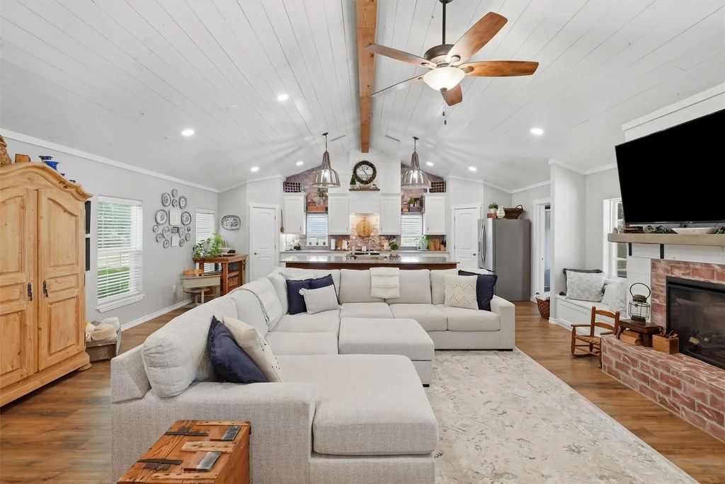 1313 Porter Court, Granbury
