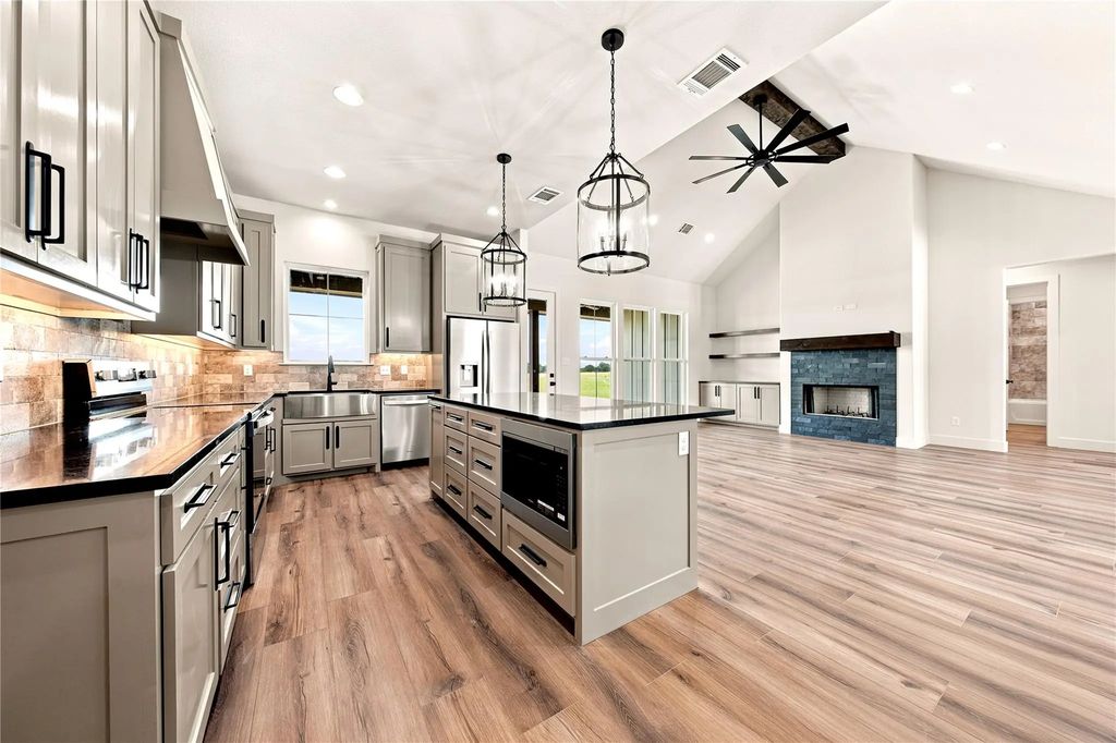 711 Vz County Road 2810, Mabank