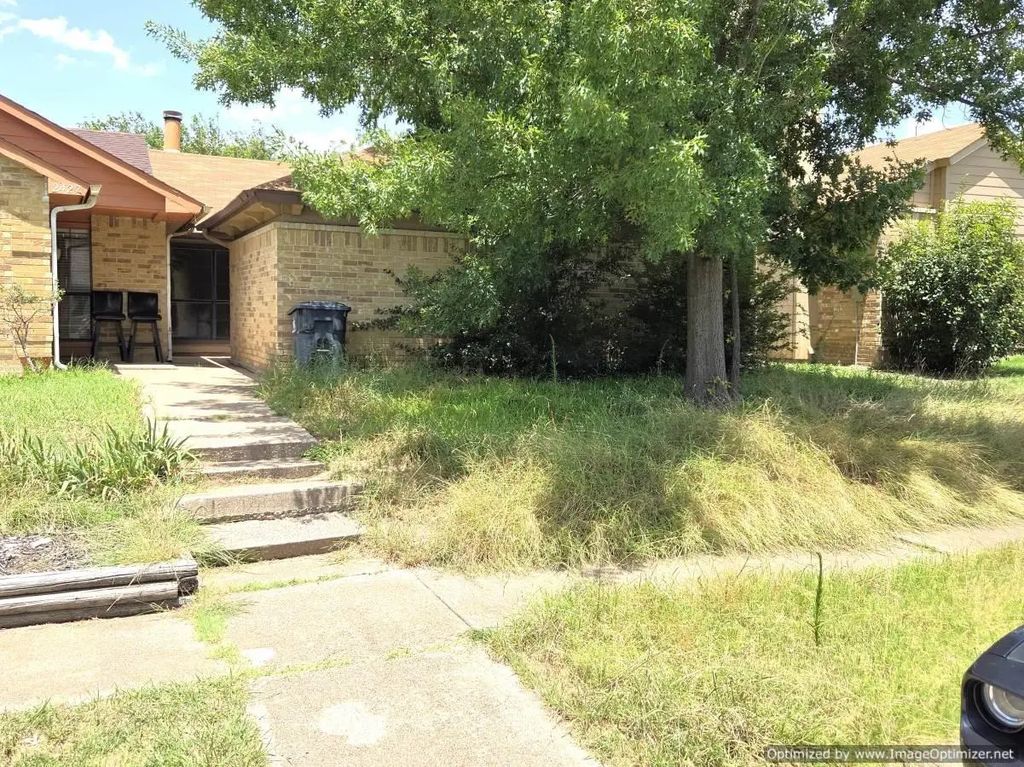 2429 E Timberview Lane, Arlington