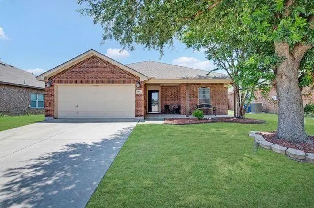 804 Bur Oak Drive, Burleson