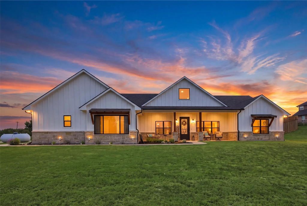 3657 Harrell Road, Howe