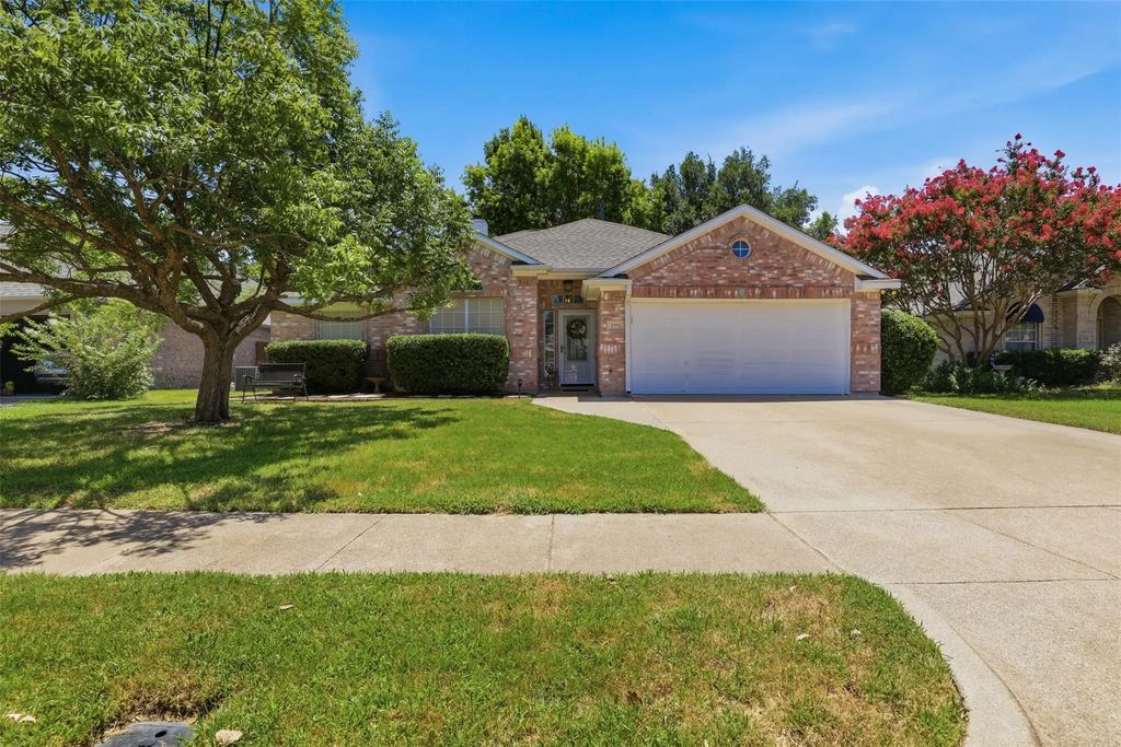 2771 Oakdale Drive, Burleson