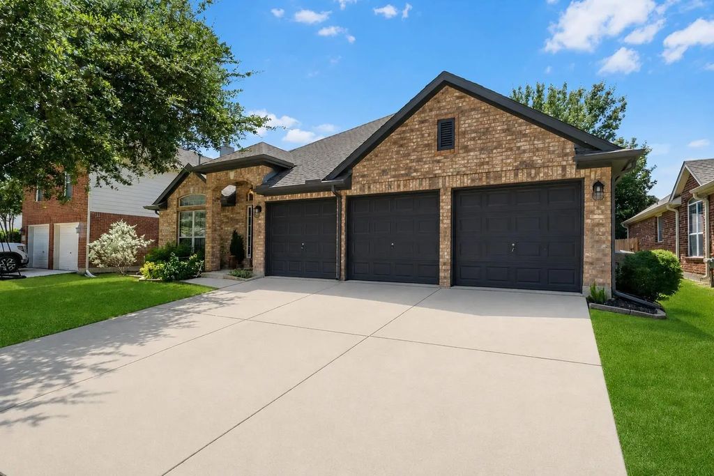 12125 Shadybrook Drive, Fort Worth