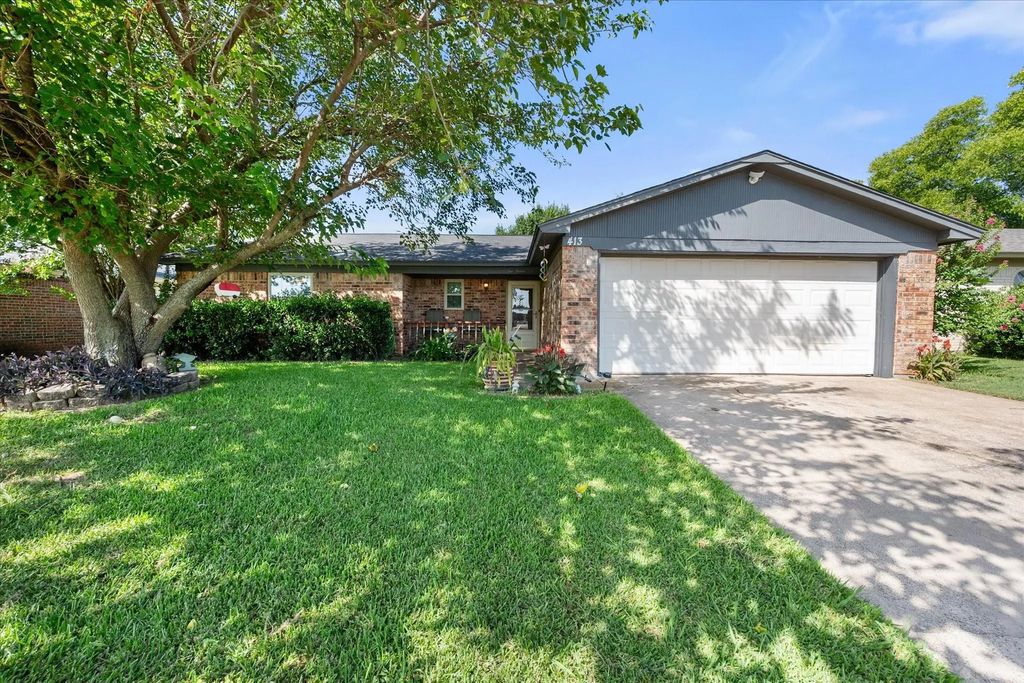 413 Linda Drive, Burleson