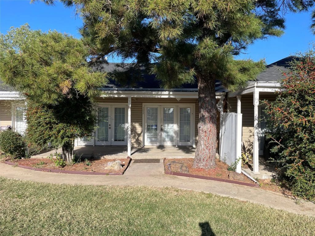 61 Runaway Bay Drive 102a, Runaway Bay