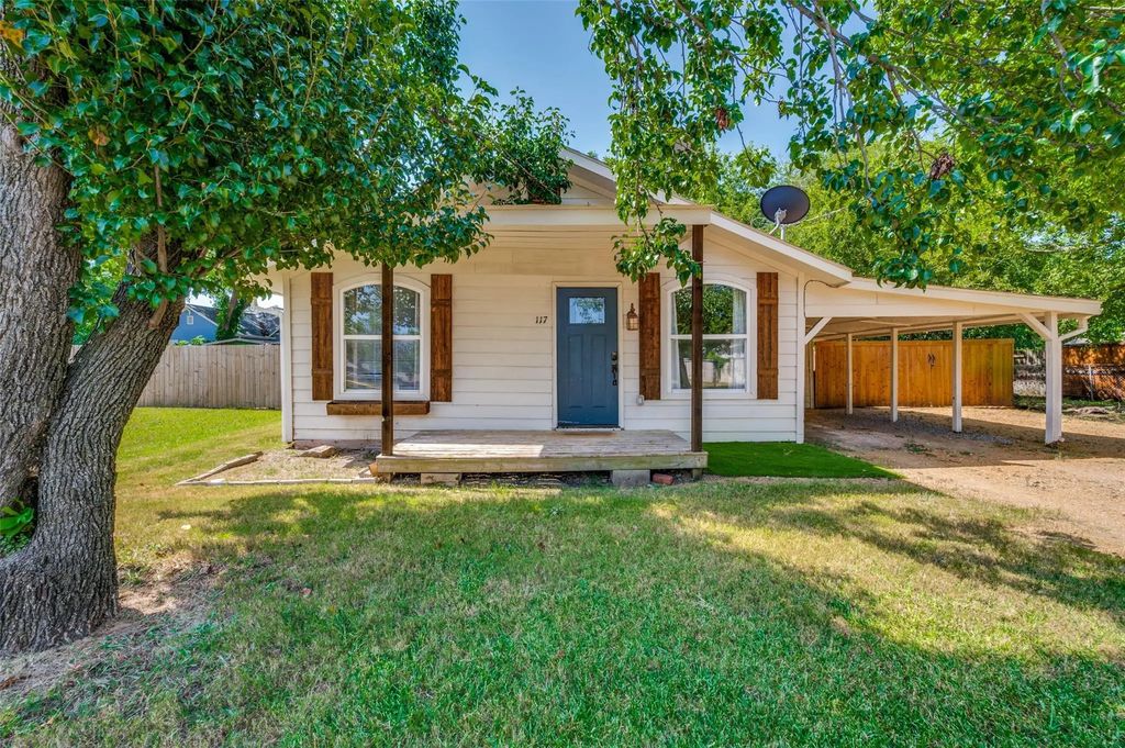 117 E Division Street, Pilot Point