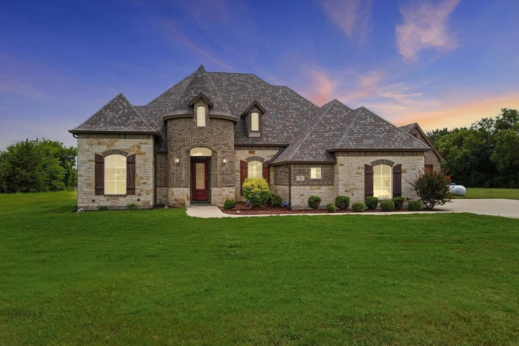 241 Rockett Lane, Pecan Hill