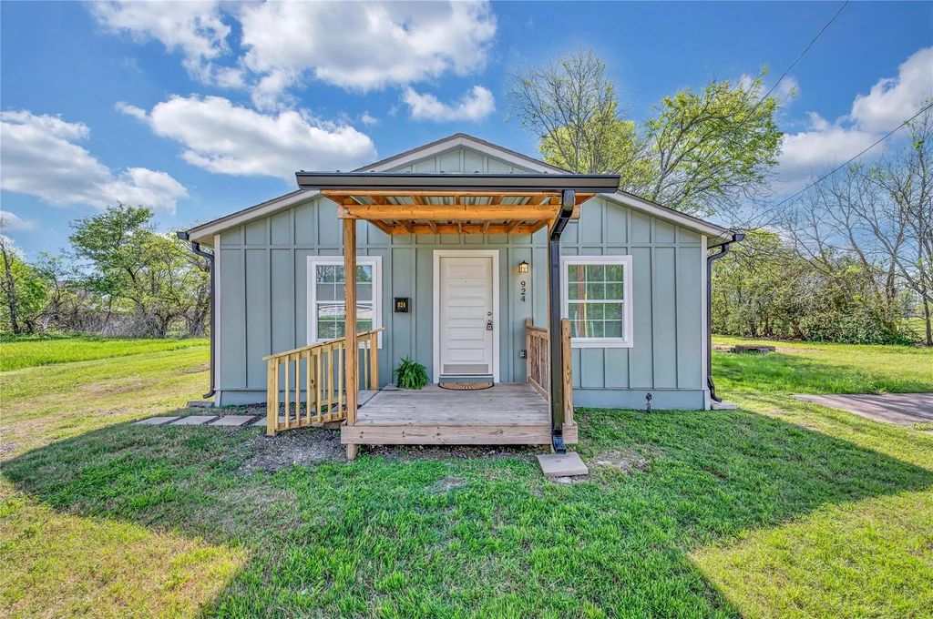 924 Gurley Lane, Waco