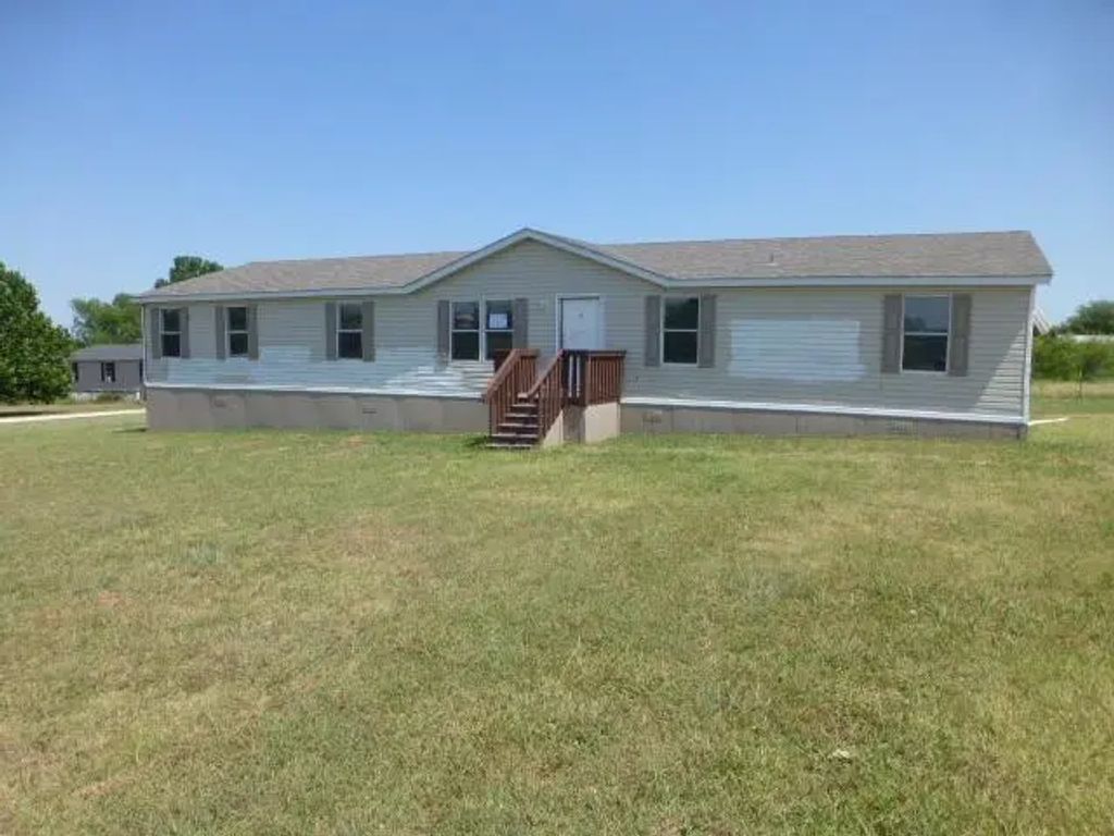 5712 Kentucky Street, Joshua
