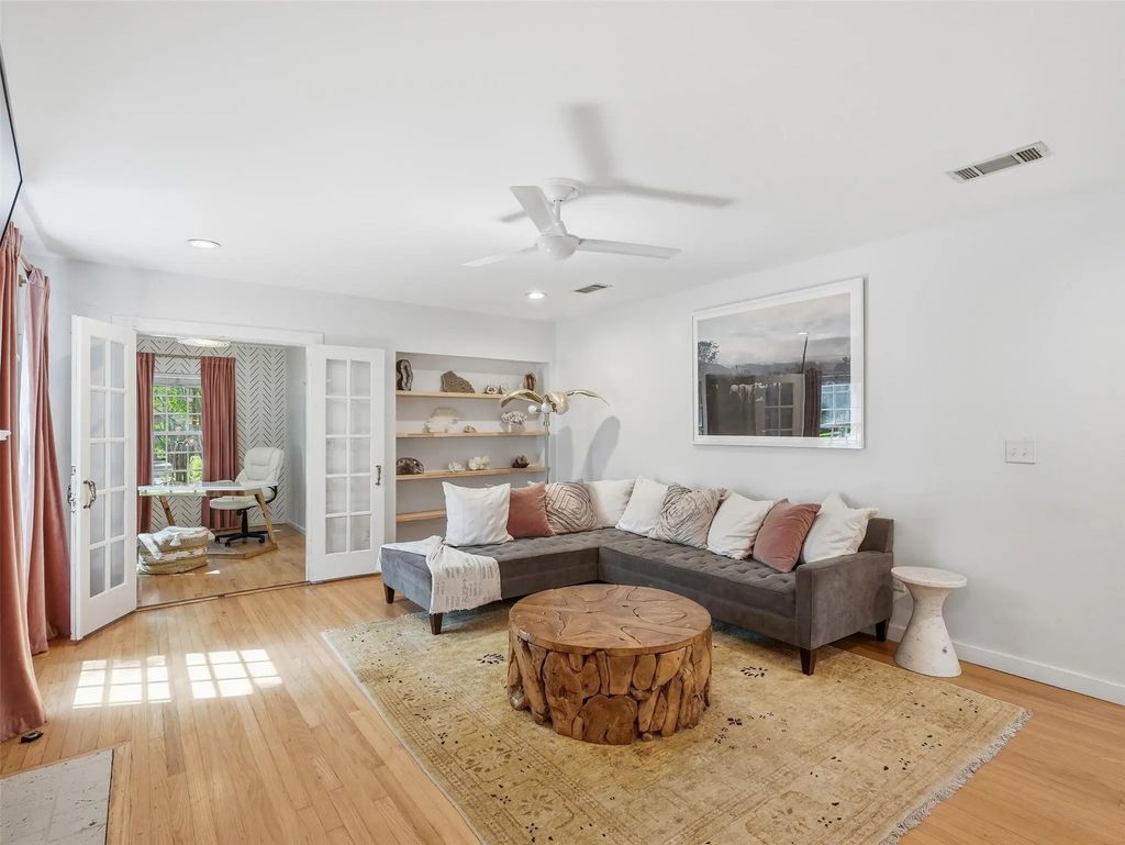 1429 El Campo Drive, Dallas
