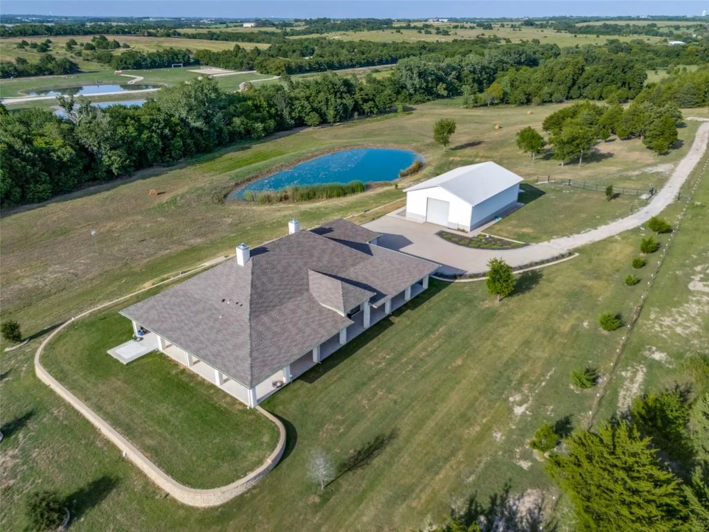 16755 County Road 566, Farmersville